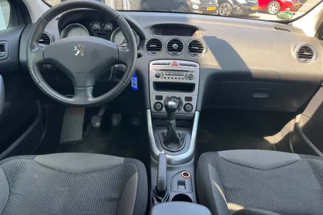 Peugeot 308 (2008) thumbnail 2
