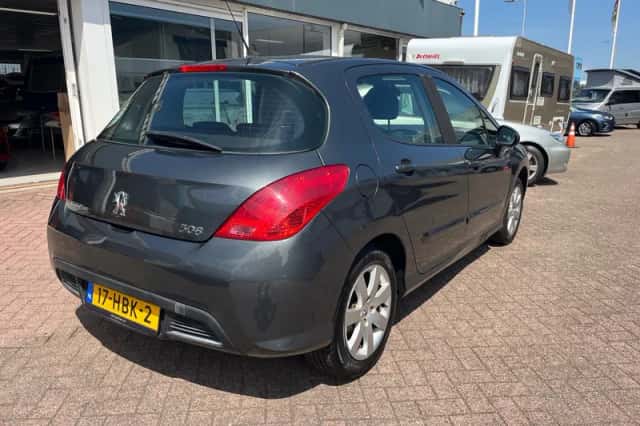 Peugeot 308 (2008) thumbnail 6
