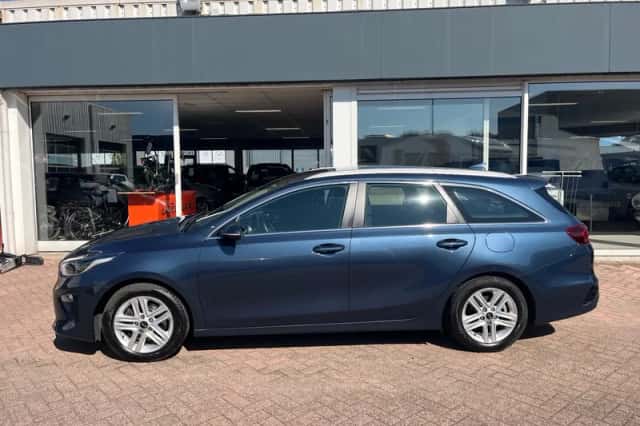 Kia Ceed (2018) thumbnail 3