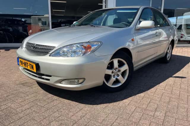 Toyota Camry (2002) thumbnail 1