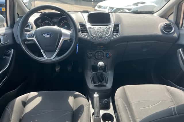 Ford Fiesta (2016) thumbnail 2