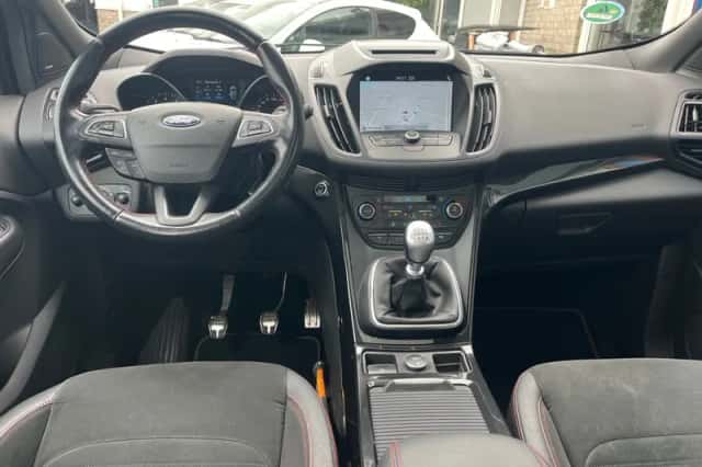 Ford Kuga (2018) thumbnail 2