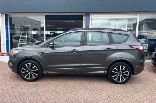 Ford Kuga (2018) thumbnail 3