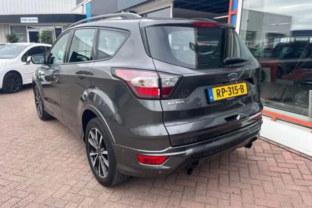 Ford Kuga (2018) thumbnail 4