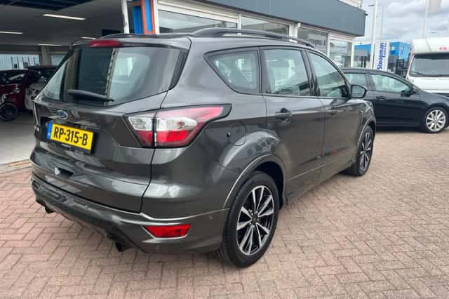 Ford Kuga (2018) thumbnail 6