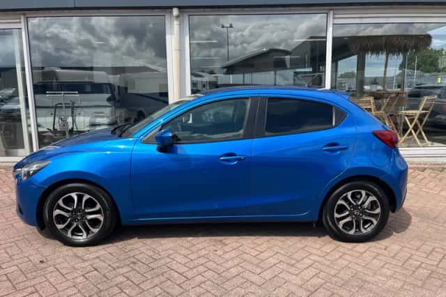 Mazda 2 (2016) thumbnail 3