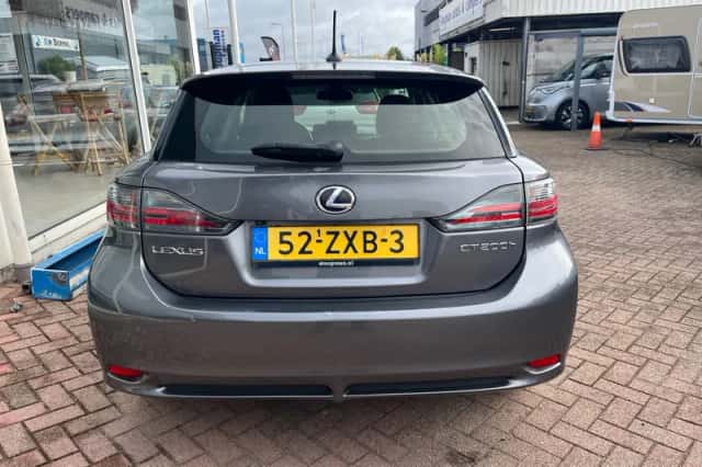 Lexus CT (2013) thumbnail 5