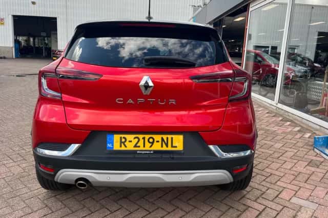 Renault Captur (2021) thumbnail 5