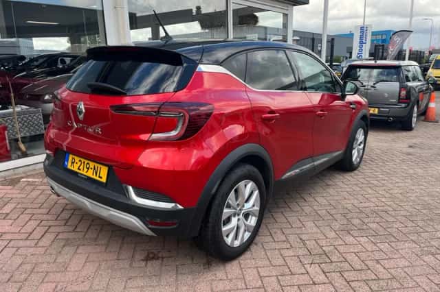 Renault Captur (2021) thumbnail 6