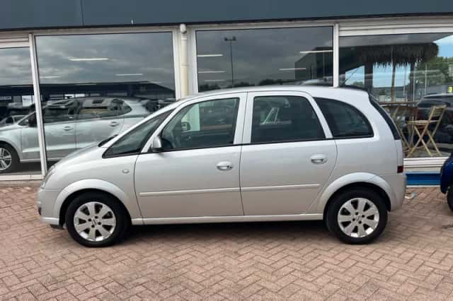 Opel Meriva (2008) thumbnail 3