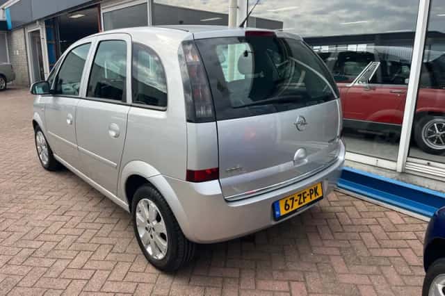 Opel Meriva (2008) thumbnail 4