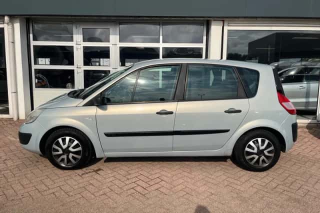 Renault Scénic (2004) thumbnail 3