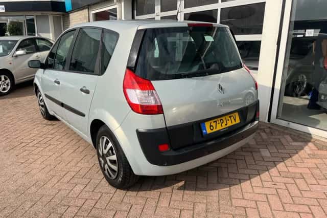 Renault Scénic (2004) thumbnail 4