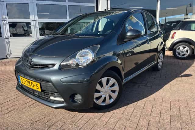Toyota Aygo (2012) thumbnail 1
