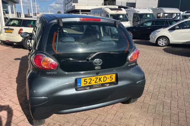 Toyota Aygo (2012) thumbnail 4