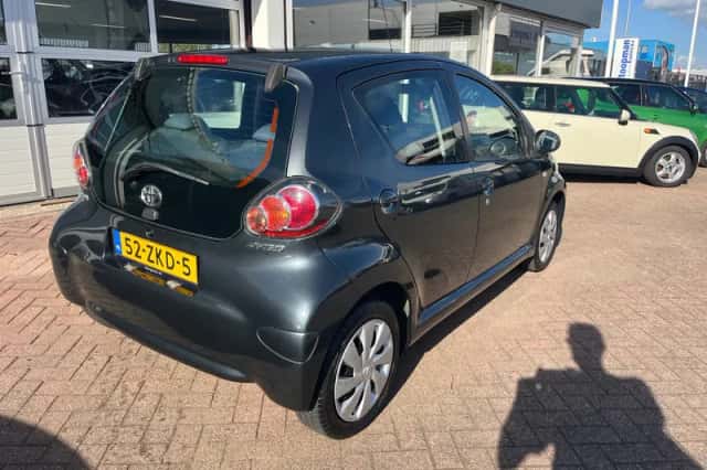 Toyota Aygo (2012) thumbnail 5