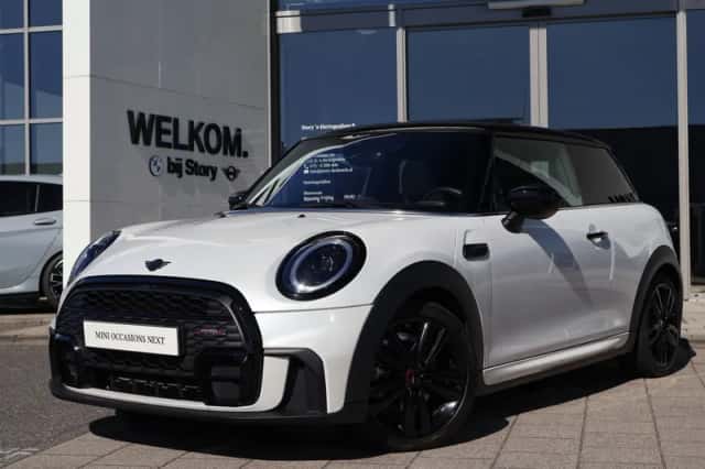 MINI Cooper (2023) thumbnail 1