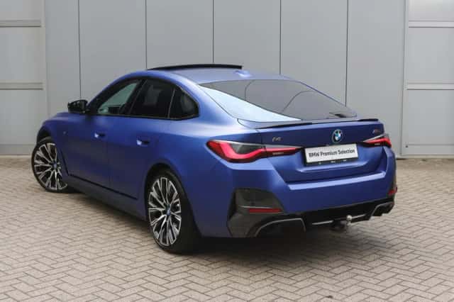 BMW i4 (2024) thumbnail 2