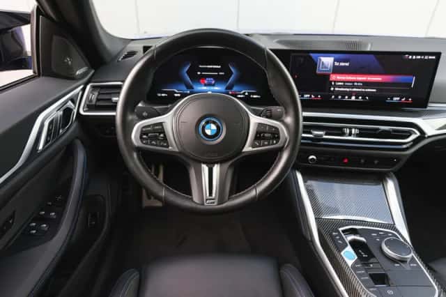 BMW i4 (2024) thumbnail 3