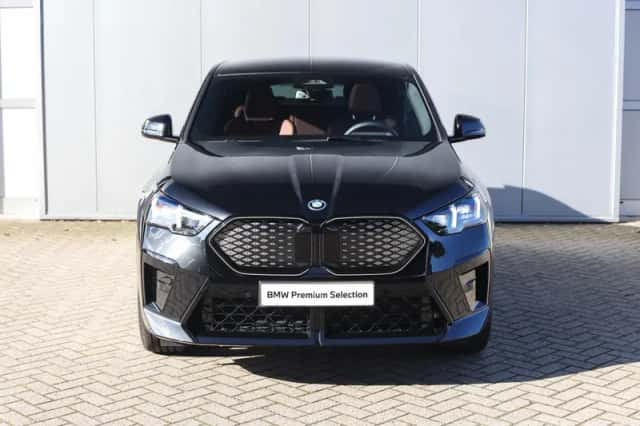BMW iX2 (2025) thumbnail 5