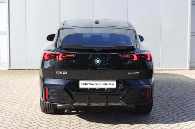 BMW iX2 (2025) thumbnail 6