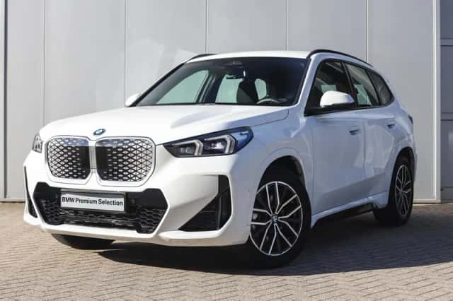 BMW iX1 (2026) thumbnail 1