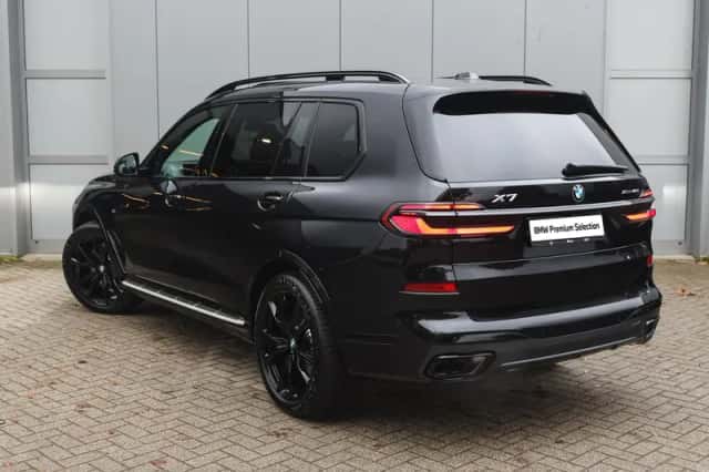 BMW X7 (2026) thumbnail 2