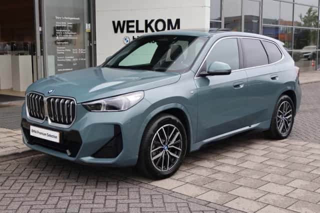 BMW iX1 (2023) thumbnail 5