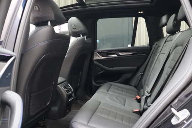 BMW iX3 (2022) thumbnail 6