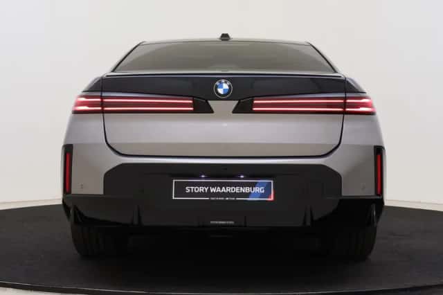 BMW i7 (2026) thumbnail 5