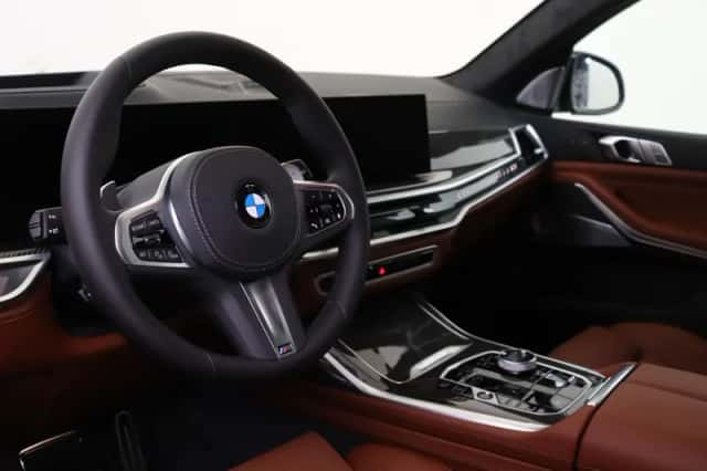 BMW X7 (2026) thumbnail 3