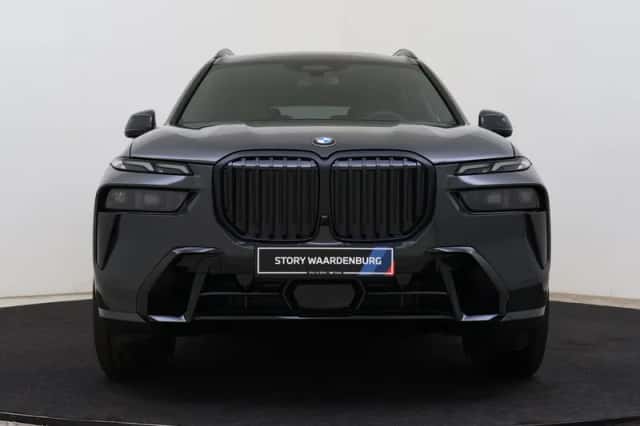 BMW X7 (2026) thumbnail 4