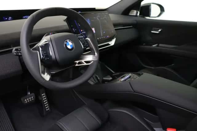 BMW iX3 (2026) thumbnail 3