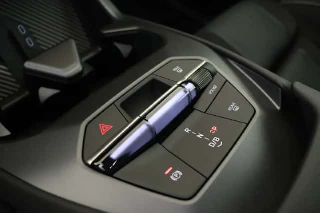 BMW iX3 (2026) thumbnail 6