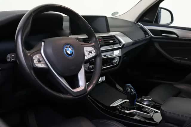 BMW iX3 (2021) thumbnail 3