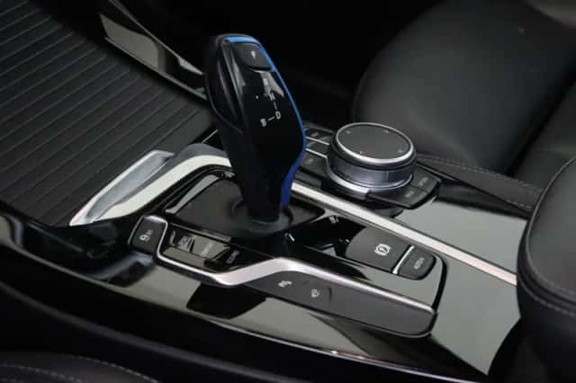 BMW iX3 (2021) thumbnail 6