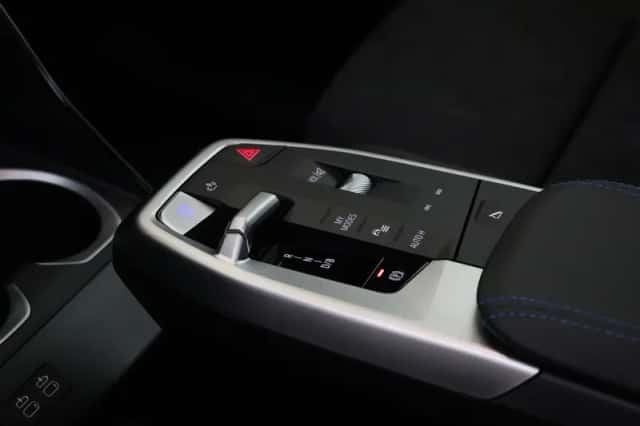 BMW iX1 (2026) thumbnail 6
