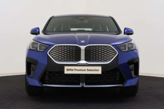 BMW iX2 (2025) thumbnail 4