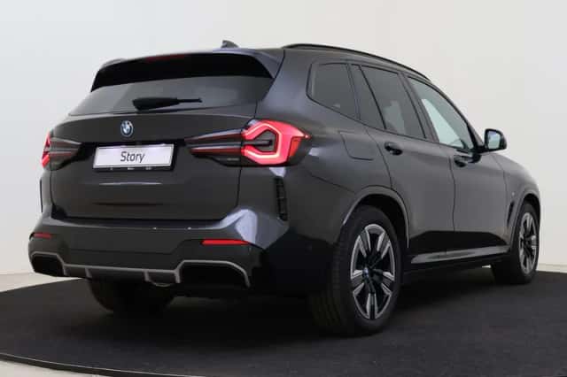 BMW iX3 (2023) thumbnail 2