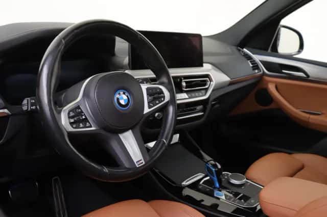 BMW iX3 (2023) thumbnail 3