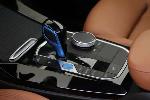 BMW iX3 (2023) thumbnail 6