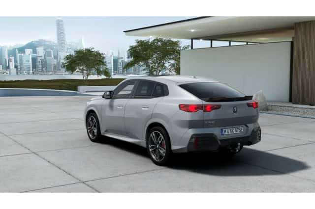 BMW iX2 (2026) thumbnail 2