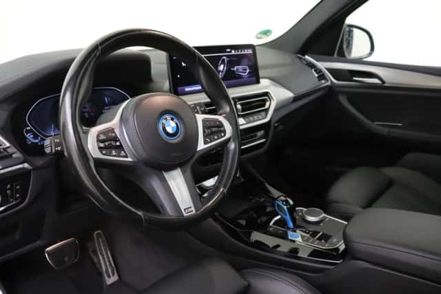 BMW iX3 (2023) thumbnail 3