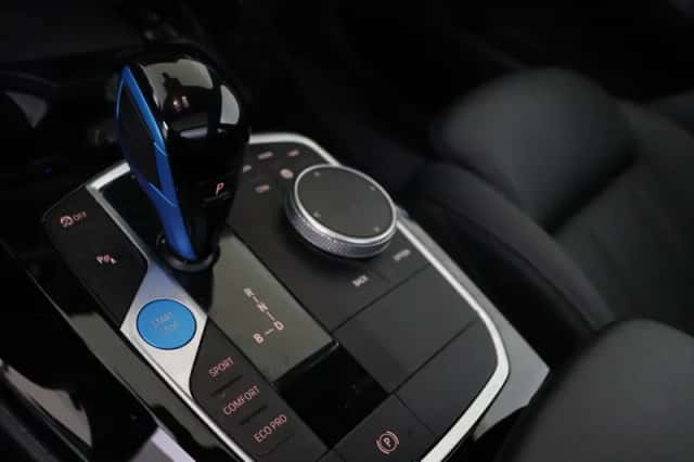 BMW iX3 (2023) thumbnail 6