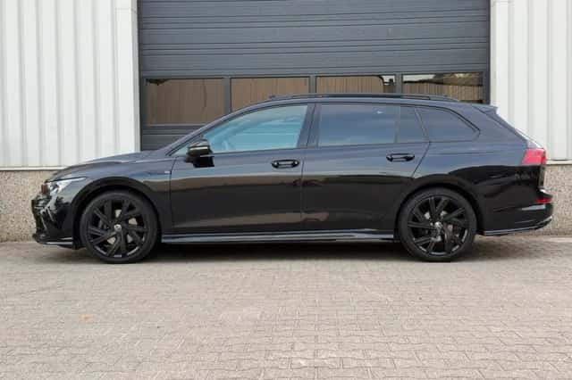 Volkswagen Golf (2022) thumbnail 2