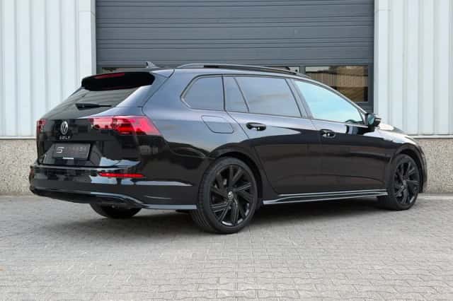 Volkswagen Golf (2022) thumbnail 5