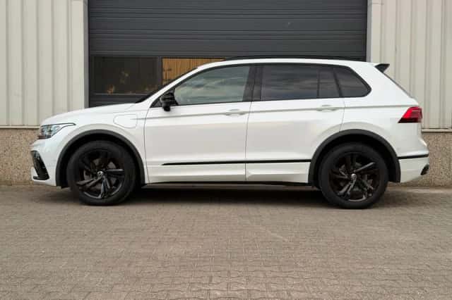 Volkswagen Tiguan (2022) thumbnail 2