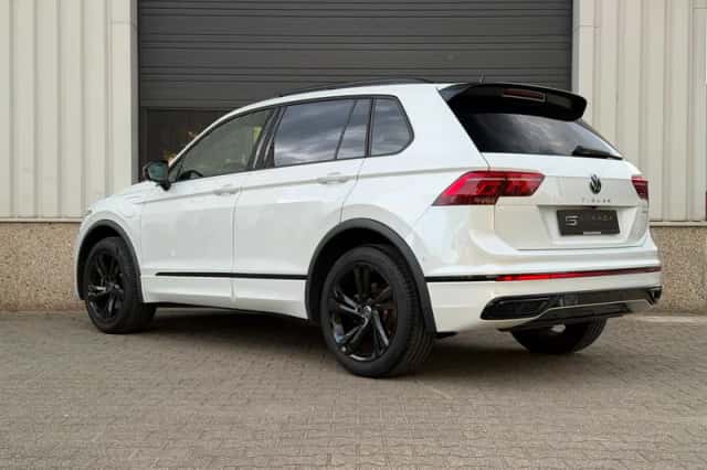 Volkswagen Tiguan (2022) thumbnail 3