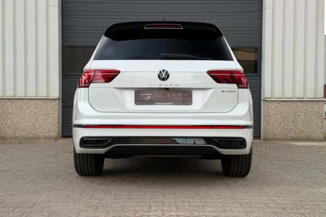 Volkswagen Tiguan (2022) thumbnail 4