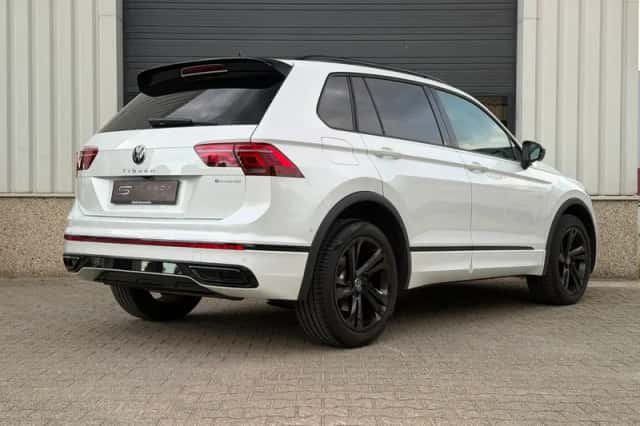 Volkswagen Tiguan (2022) thumbnail 5